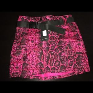 Fashion nova pink leopard skirt